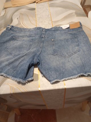 Pantalón corto vaquero sin estrenar T.54