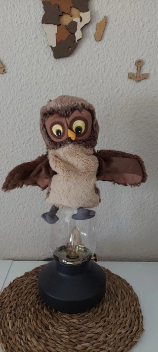 Marioneta de búho de peluche