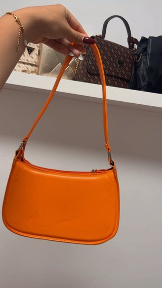 Bolso de hombro naranja brillante