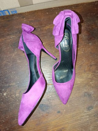 Zapatos de tacón sin estrenar precio por unidad