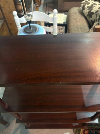 ESTANTERÍA ALTA DE MADERA