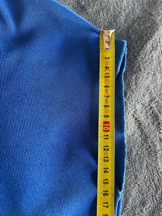 Vestido largo azul con detalles dorados