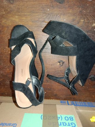 Tacónes, botines y cuñas un poco usados