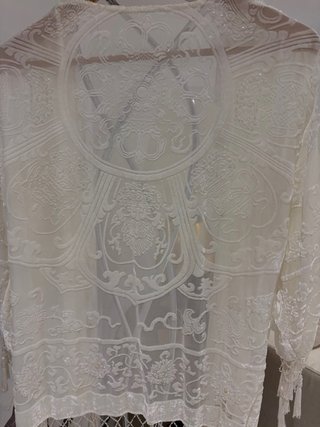 Kimono Boho Ivory con Bordado y Perlas