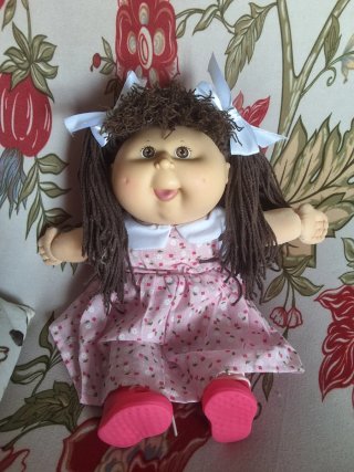 Muñeca Cabbage Patch Kids morena