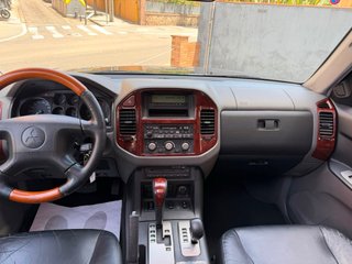 Mitsubishi Montero 2003