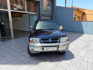 Mitsubishi Montero 2003