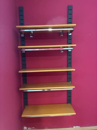 Estanterías madera y metal
