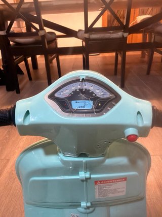 Moto Eléctrica Vespa para niños