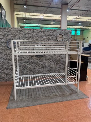 Litera metálica blanca