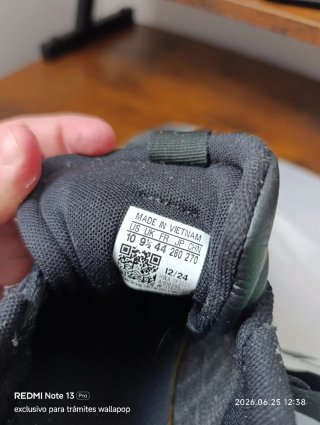 Zapatillas Adidas Negras y Marrones
