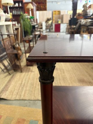 MESA O ESTANTE AUXILIAR