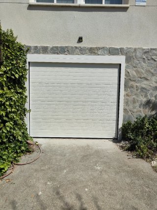Puerta de garaje seccional automática