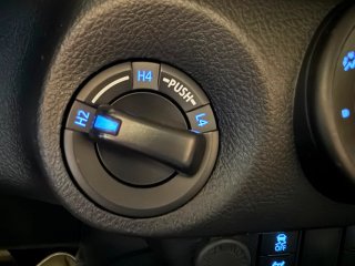 TOYOTA HILUX DOBLE CABINA 2.4 D-4D GX 150 CV 6VEL