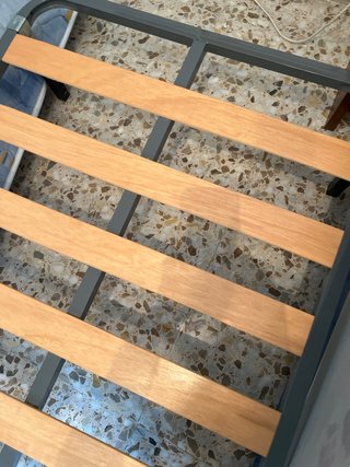 Somier de lamas de madera y metal. URGE