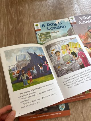 Biff Chipp Kipper Oxford reading three level 8
