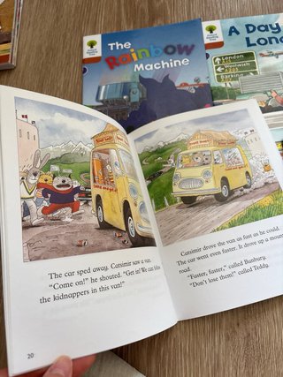 Biff Chipp Kipper Oxford reading three level 8