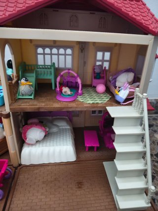 Casa Sylvanian Families con accesorios