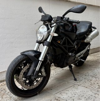 Ducati Monster 696+ Negra