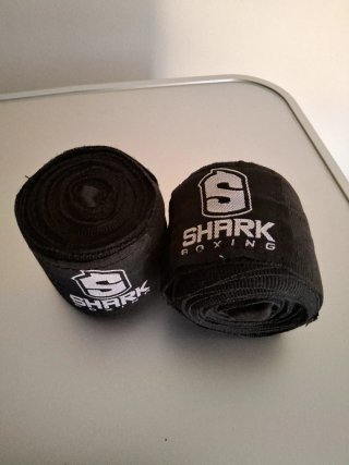 Guantes Boxeo Venum 16oz + Vendas Shark