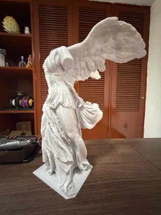 Victoria Alada 40cm