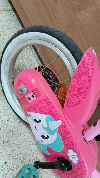 Bicicleta infantil rosa casi nueva