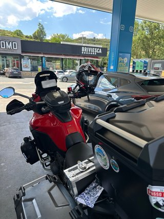 Ducati Multistrada V4S Roja y Negra