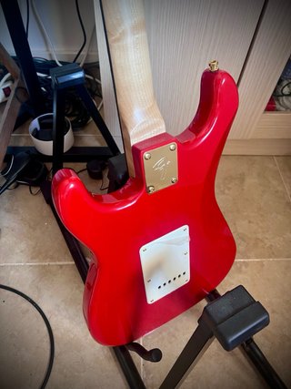 STRATOCASTER Dakota Red (Gold Ed.)