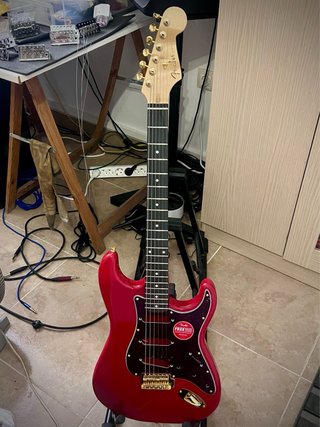STRATOCASTER Dakota Red (Gold Ed.)