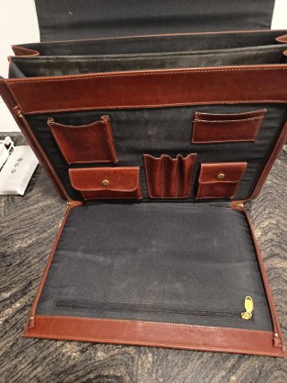 Cartera porta documentos y P.C.