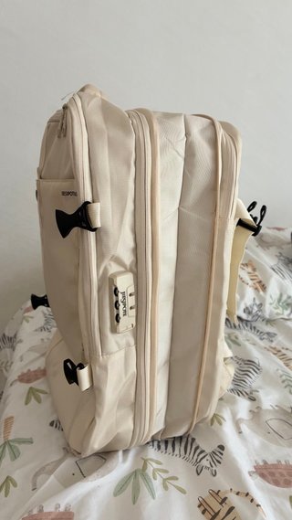Mochila beige importada
