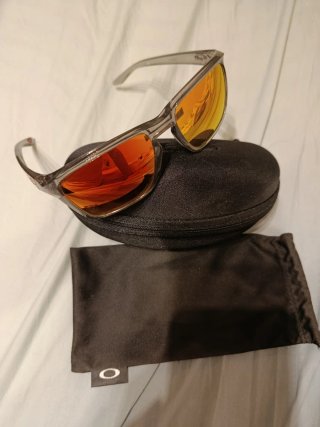 Gafas de sol Oakley SYLAS Rojas y Negras