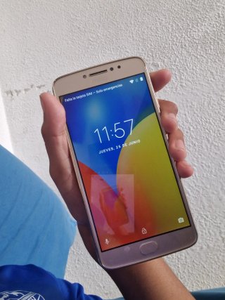 Motorola Moto E4 Plus Dorado