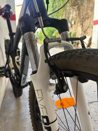 Bicicleta Montaña Rockrider Negra y Blanca