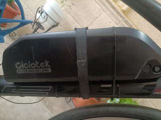 Bicicleta de carretera con motor eléctrico