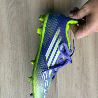 Botas de fútbol F50 adidas, talla 34