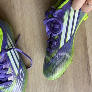 Botas de fútbol F50 adidas, talla 34