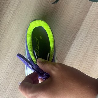 Botas de fútbol F50 adidas, talla 34