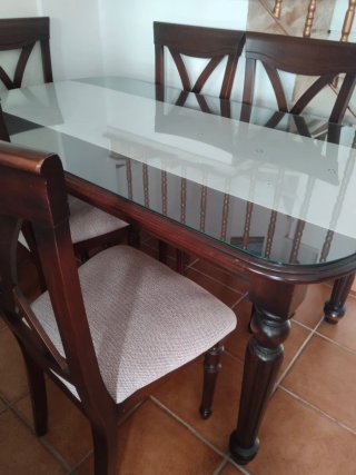 Mesa comedor cristal y 4 sillas madera maciza