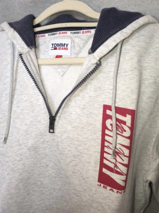 Sudadera Tommy Jeans Gris y Roja