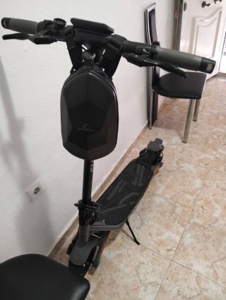 Patín Eléctrico Negro con Bolsa