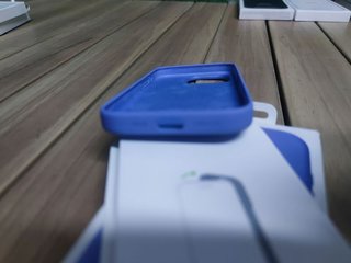 Funda de silicona con MagSafe para el iPhone 16 Pro - Violeta