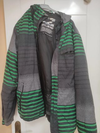 Lote 3 prendas: sudadera x2 y chubasquero