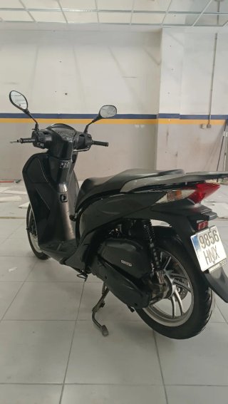 Honda SH 125i Negra