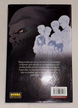 Ataque a los titanes 23