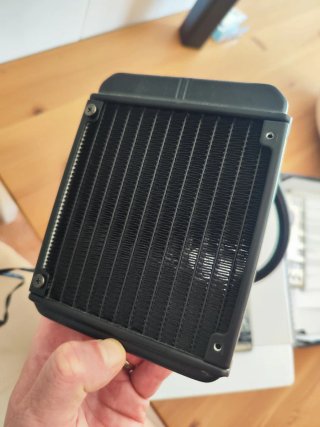 i5 9600K + Gigabyte B365M + R. Líquida Nfortec
