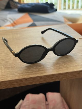 Gafas de sol Miu Miu negras