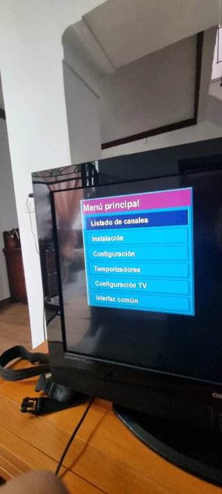 Televisor OKI Negro