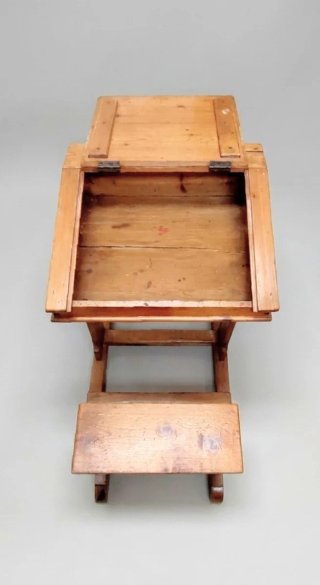 Pupitre madera vintage con banco