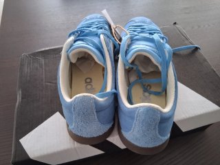 Zapatillas Adidas Azul y Blanco tallam pequeño